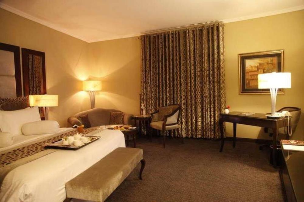 Four Points By Sheraton Lahore Exterior foto