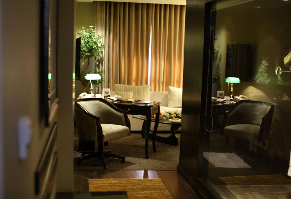 Four Points By Sheraton Lahore Exterior foto