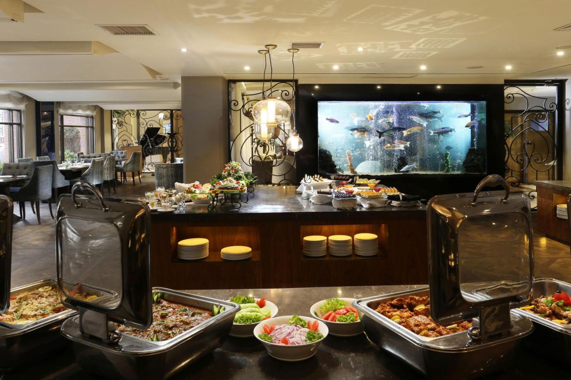 Four Points By Sheraton Lahore Exterior foto