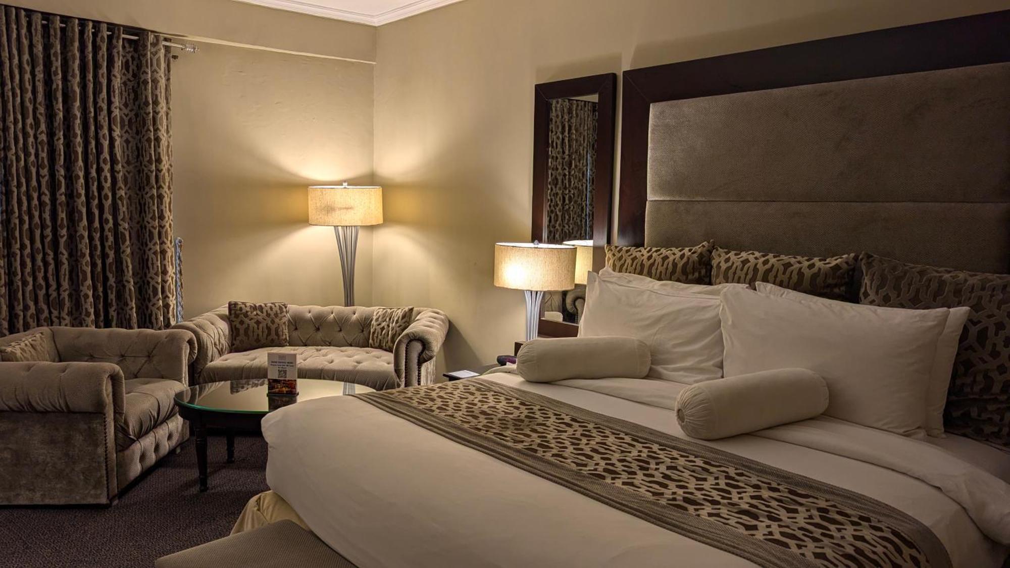 Four Points By Sheraton Lahore Exterior foto