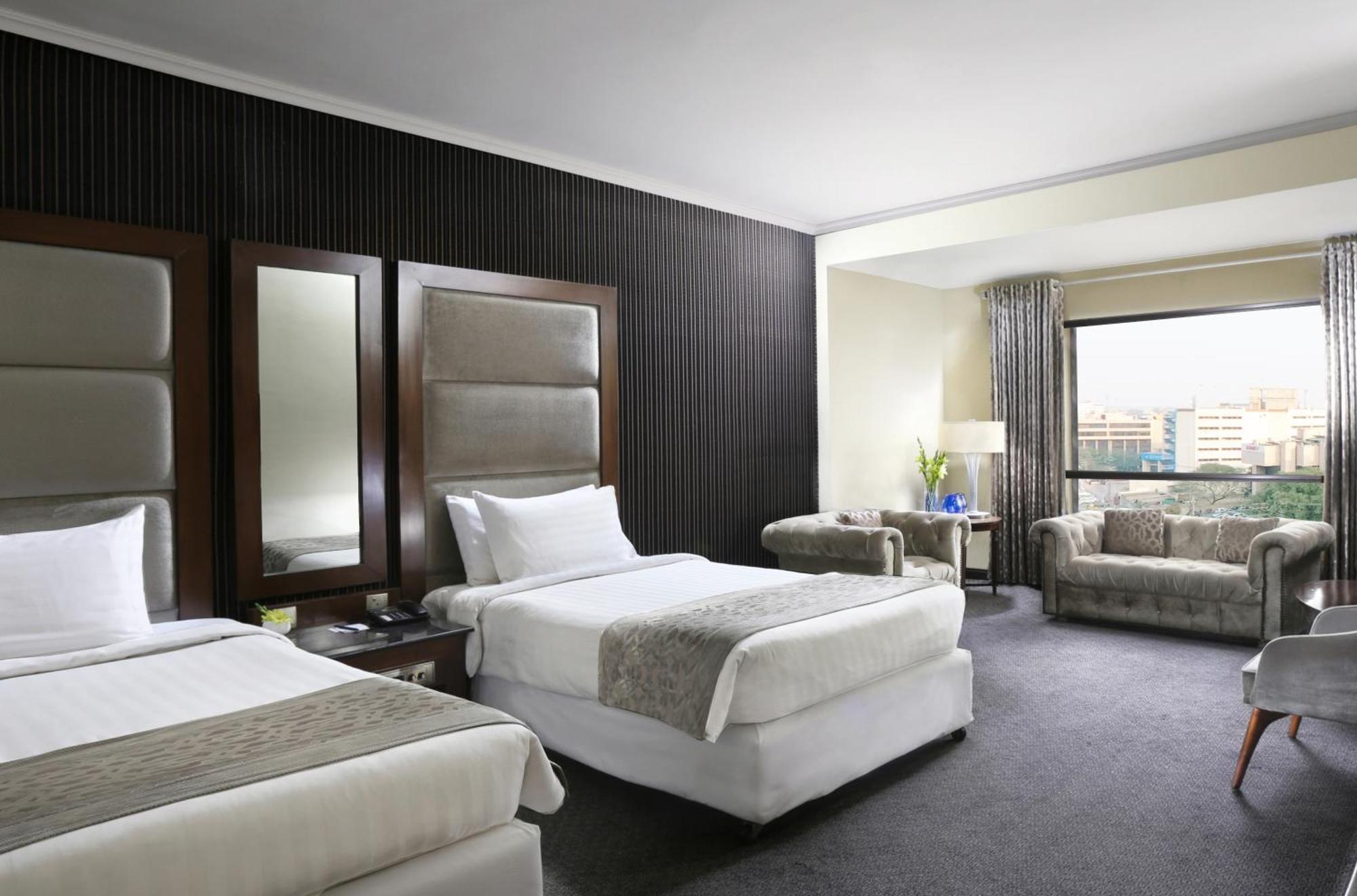 Four Points By Sheraton Lahore Exterior foto