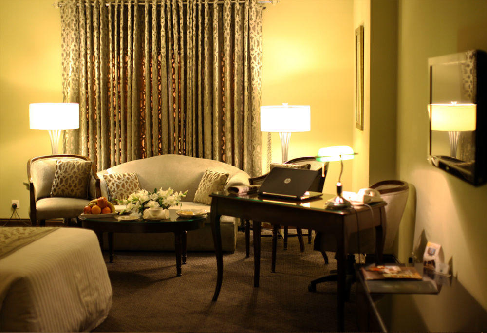Four Points By Sheraton Lahore Exterior foto